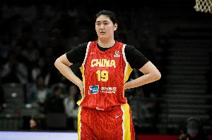 张子宇：澳大利亚女篮是非常优秀的团队 在她们身上学到很多东西