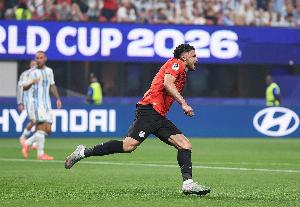 阿根廷上次世界杯落后是2022vs沙特，上次淘汰赛落后是2018vs法国