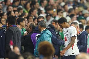 记者：宽萨直红停赛两场正确 问题在于FIFA对巴洛贡和C罗区别对待